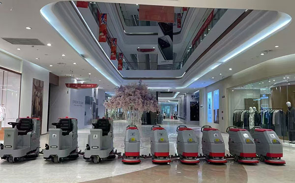 商场西藏洗地机交机展示现场